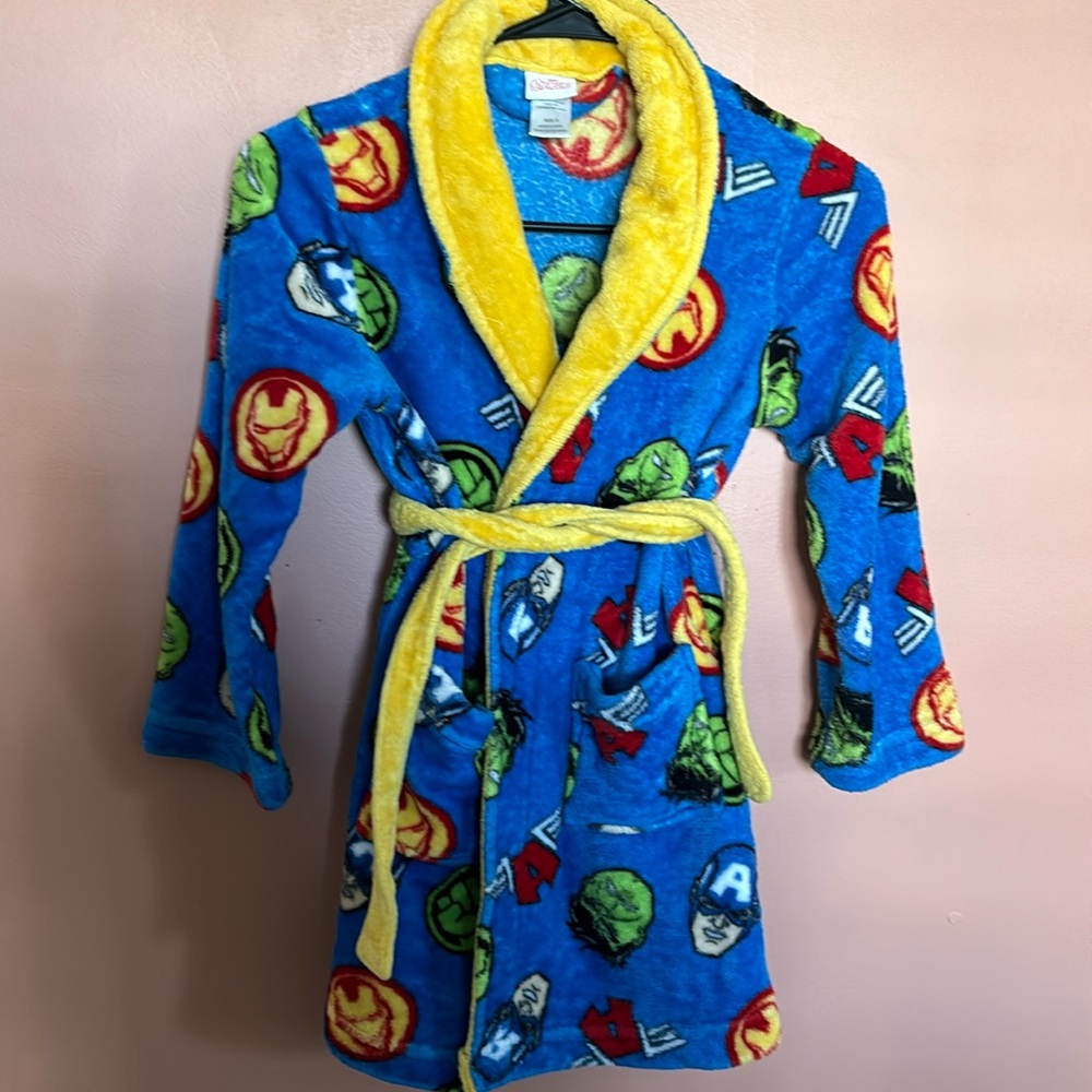 Boys robe - Avengers size 8